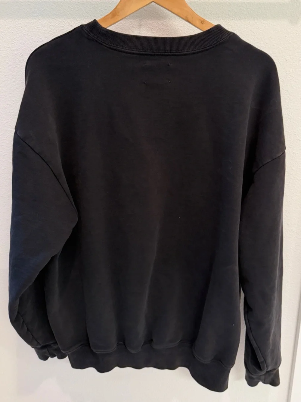 Offline by Aerie - Black Oversized Sweatshirt - Picture 4 of 9